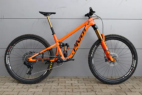 Pivot Firebird M orange 1